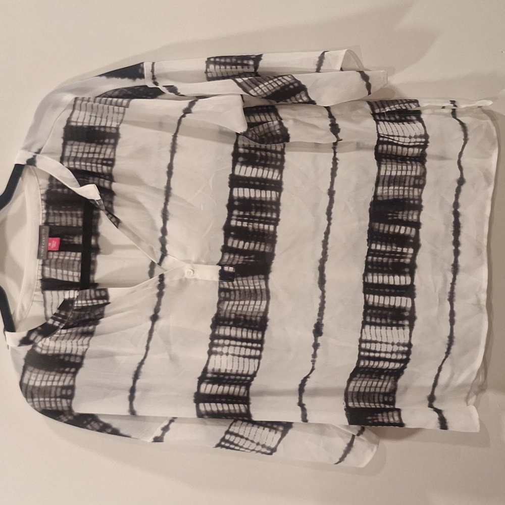 XS Vince Camuto B/W blouse